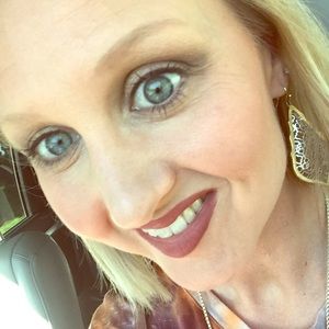 Meet your Posher, Crystal